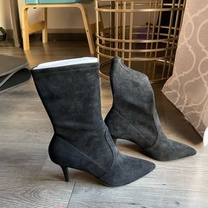 Stuart Weitzman Cling Bootie stretch suede. Size 8